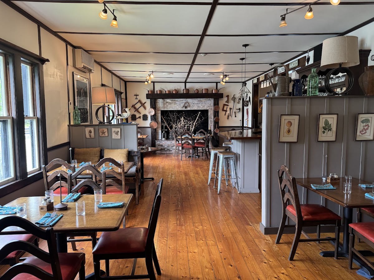 Ironbound Restaurant And Inn